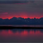 Sonnenfeuer hinter den Lofoten