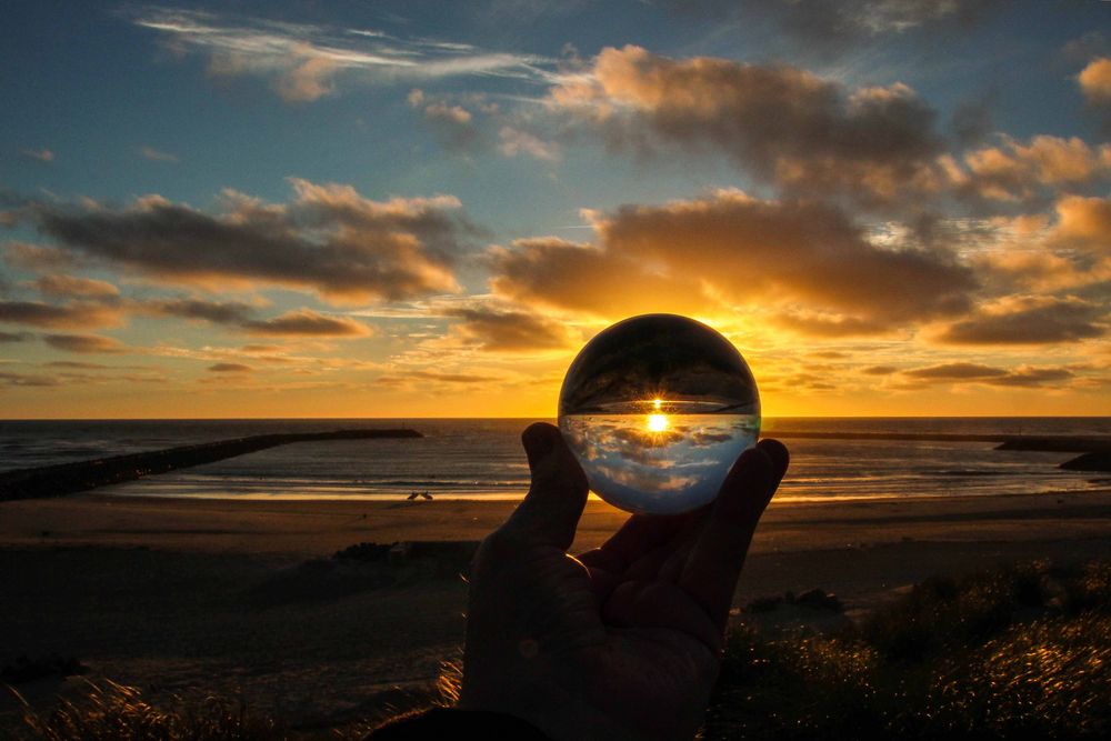 Sonnenkugel Foto & Bild | sonnenuntergang, meer, natur Bilder auf ...