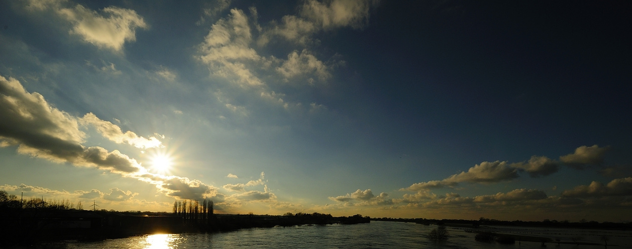 Sonnenlicht und Wolken