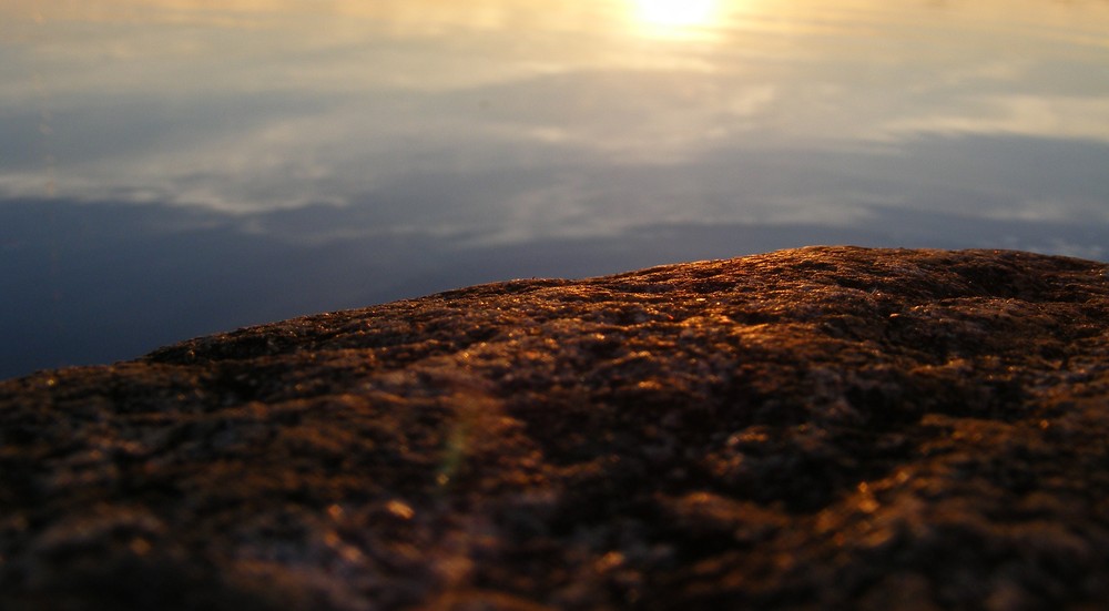 sonnenschein auf dem stein (: