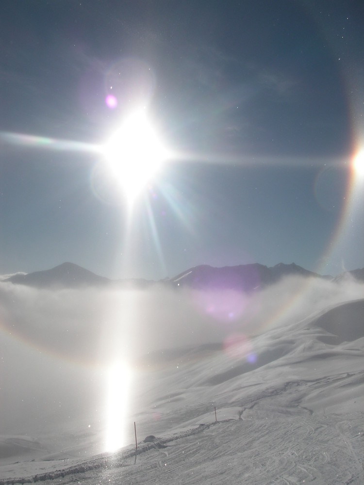 Sonnenspiegelung im Skigebiet von Servaus