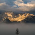 Sonnenspot am Hochkalter - Berchtesgaden im Nebel