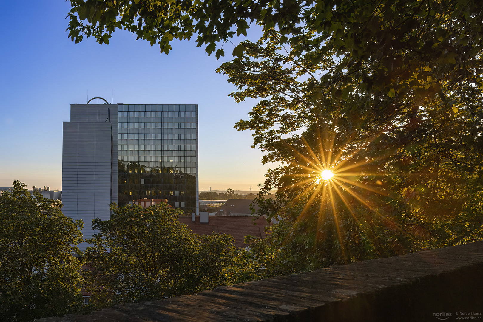 Sonnenstern am MAN Hochhaus