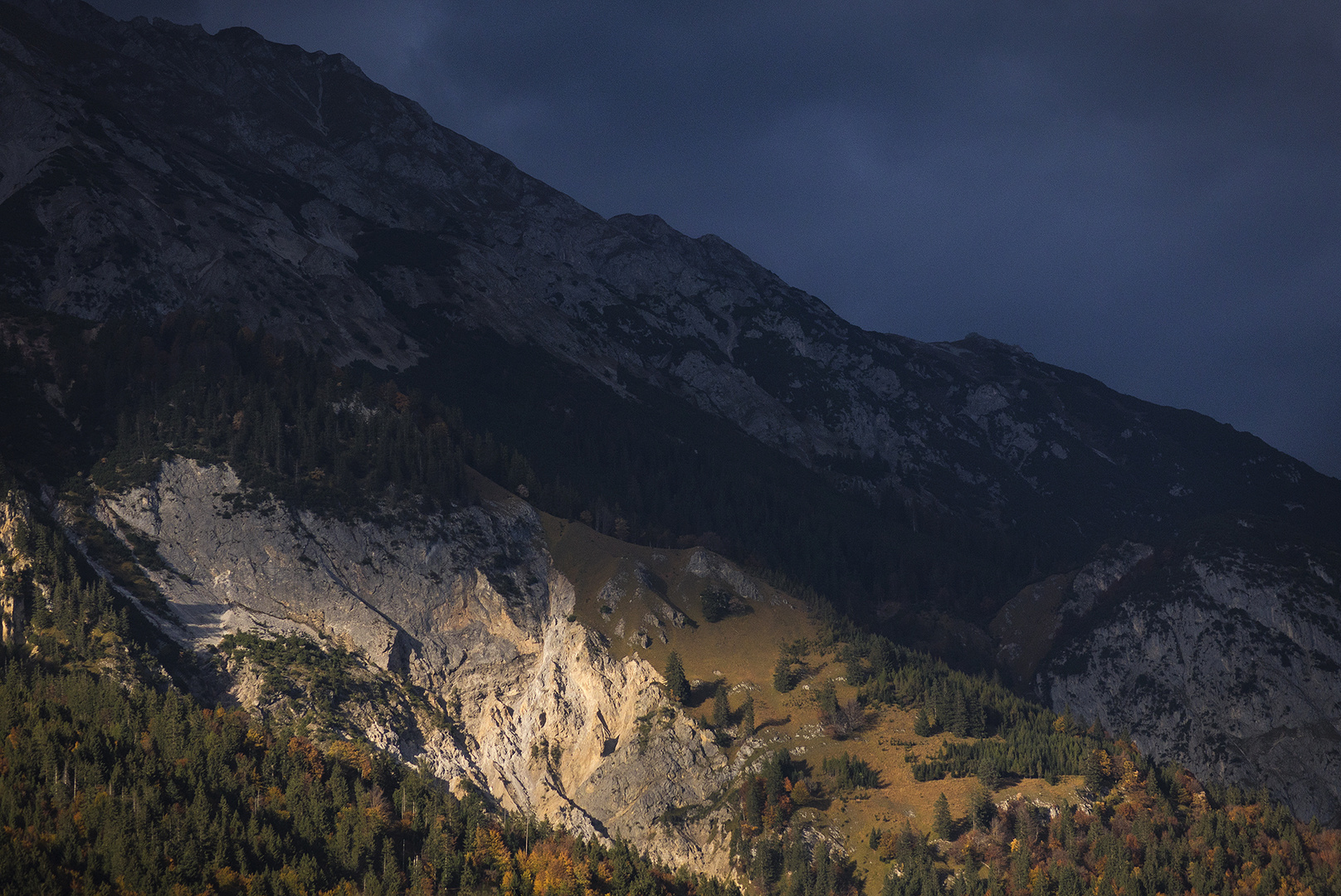 Sonnenstrahl in Gewitterstimmung