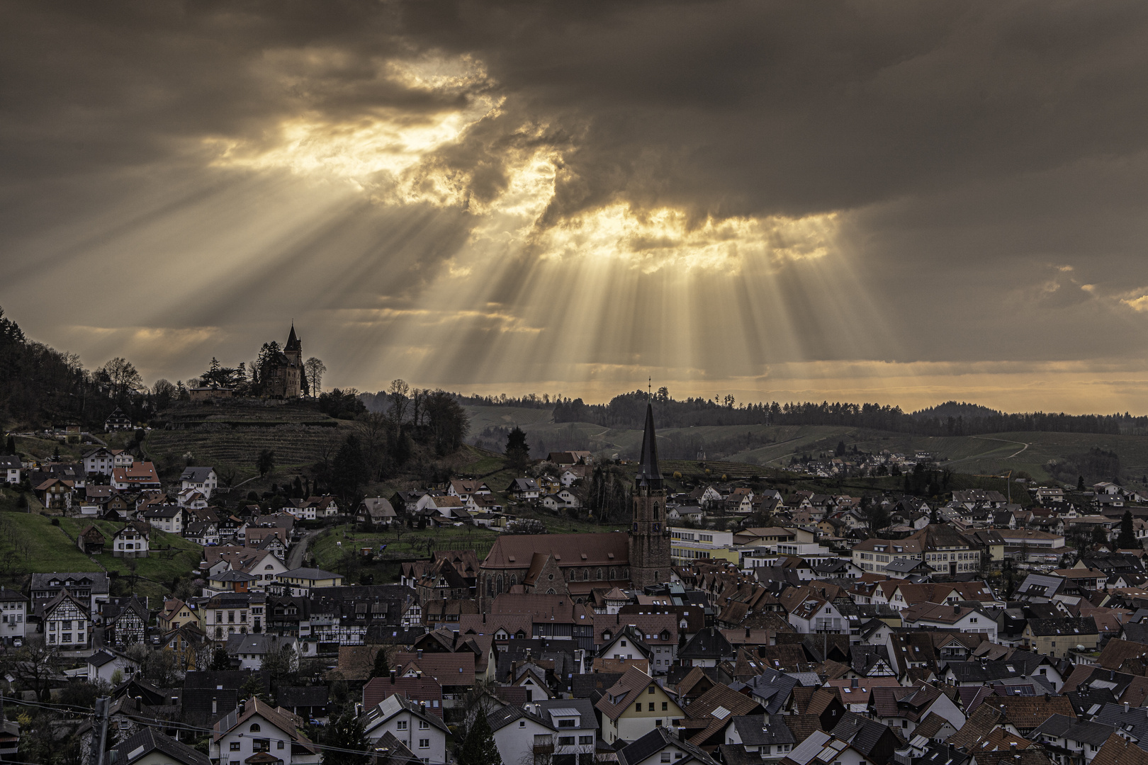 **SONNENSTRAHLEN**