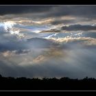 Sonnenstrahlen aus den Wolken