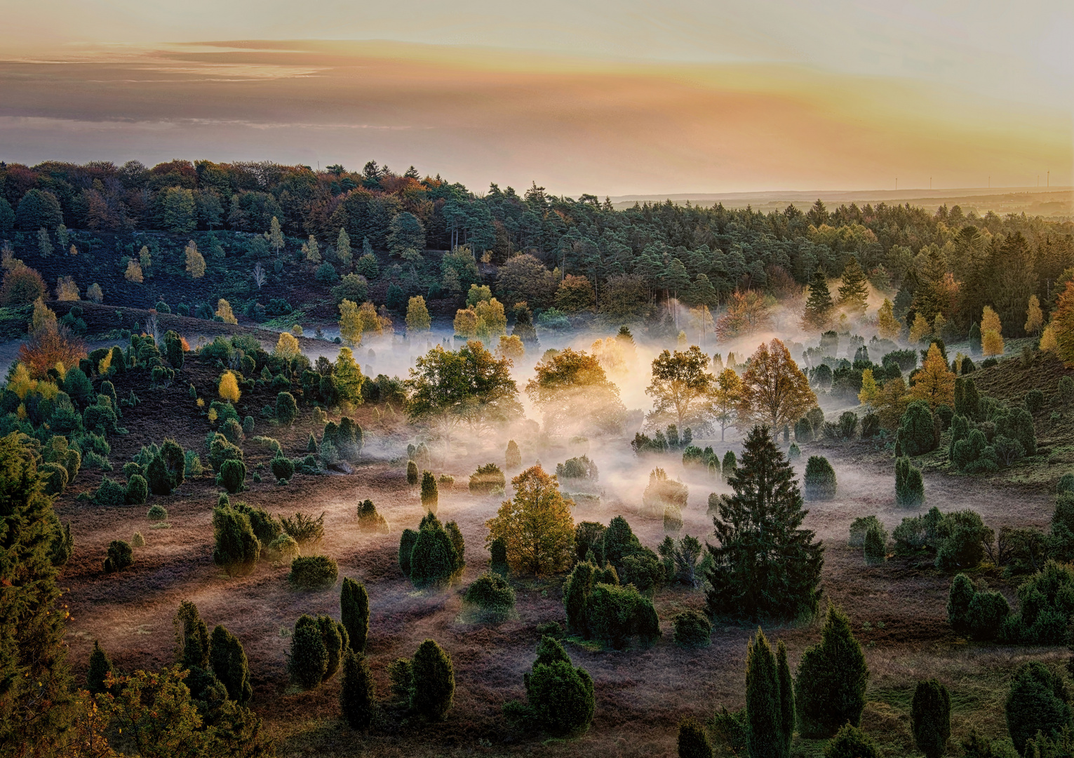 Sonnenstrahlen im Nebel des Totengrunds