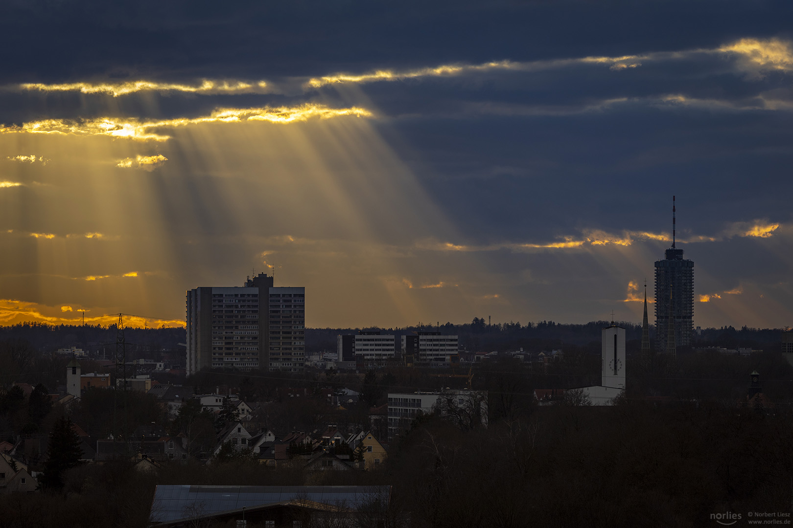 Sonnenstrahlen über dem Schwabencenter