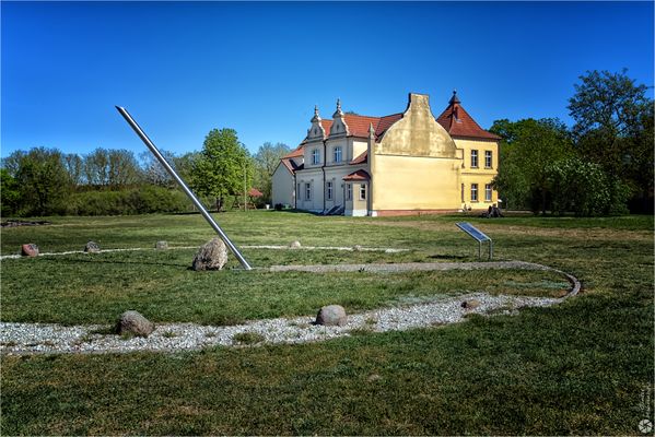 Sonnenuhr am Schloss Zerben