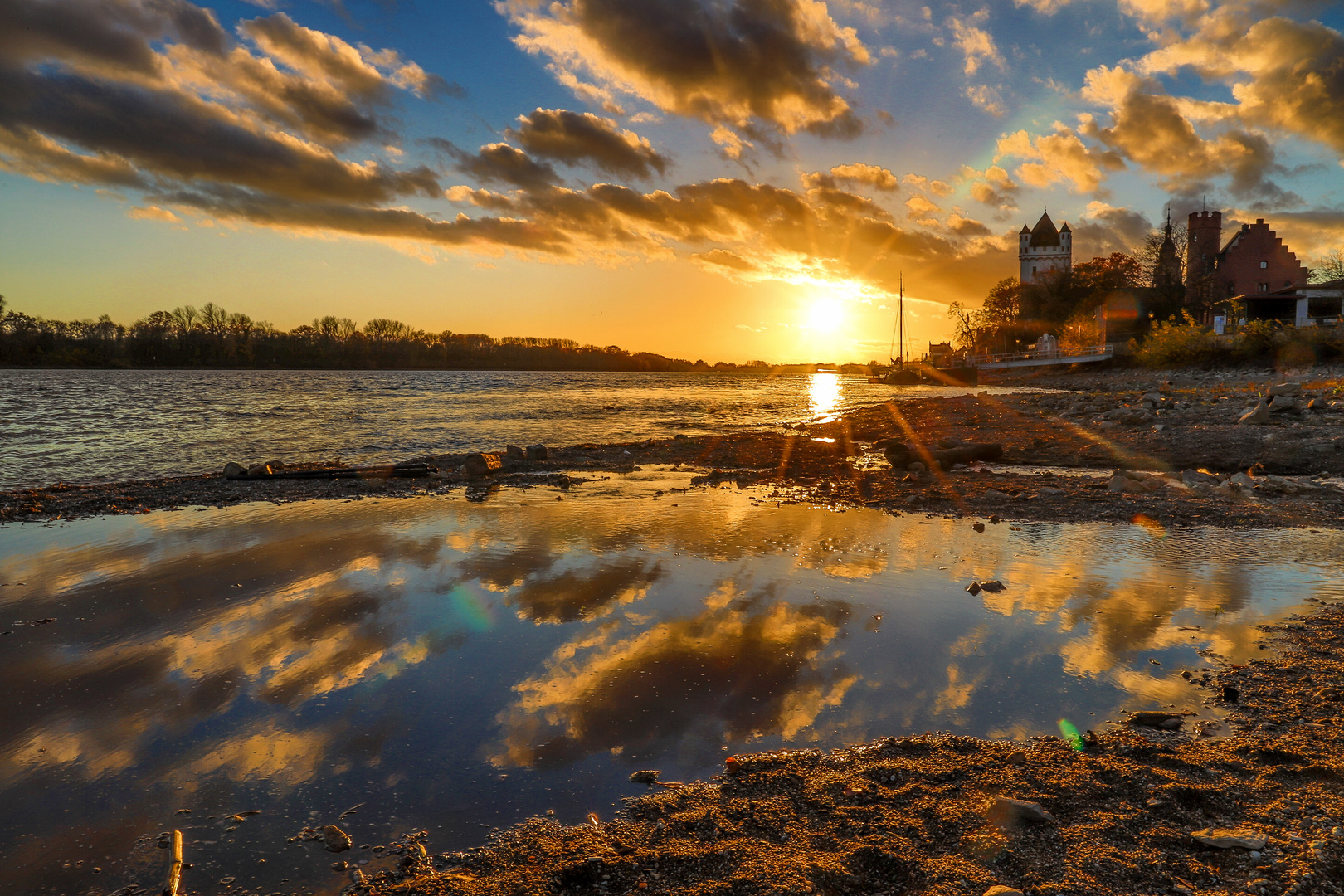 Sonnenuntegang am RHEIN