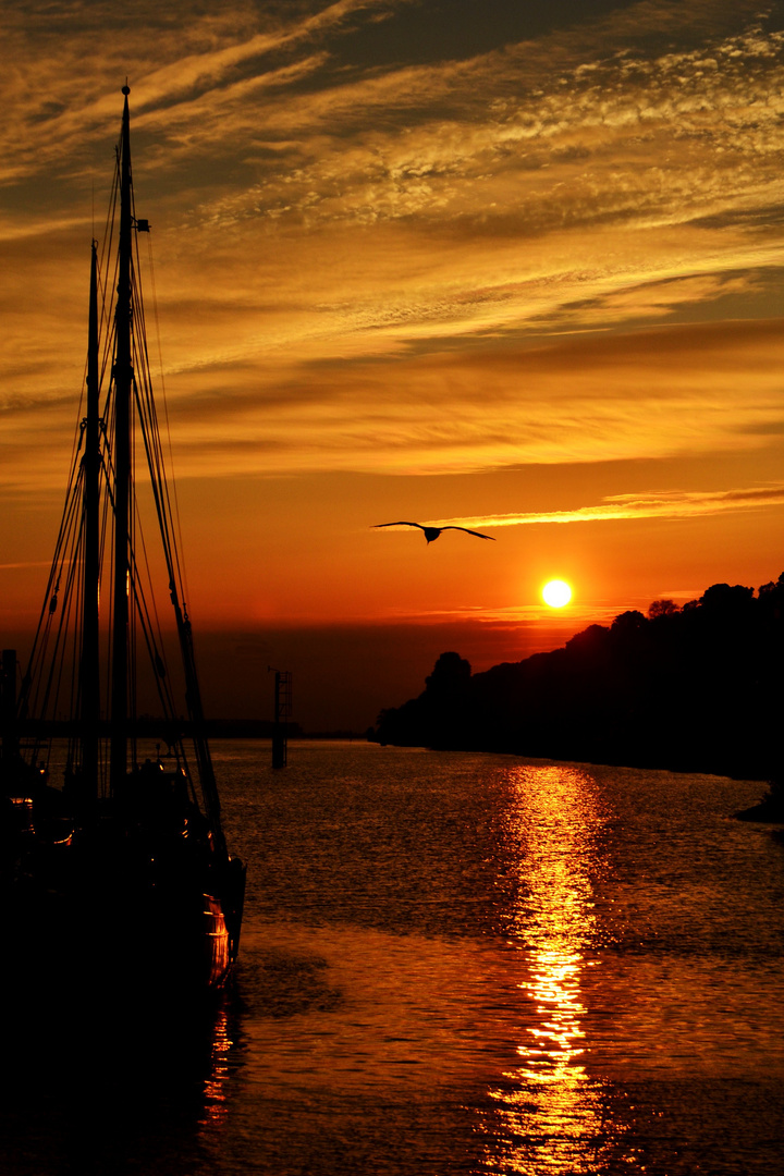 Sonnenuntergänge in Övelgönne