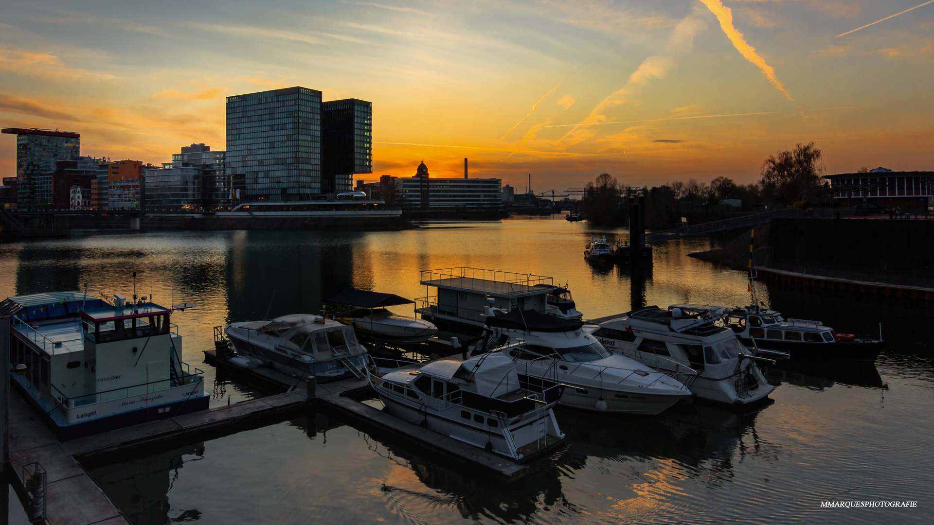 Sonnenuntergag am Medienhafen