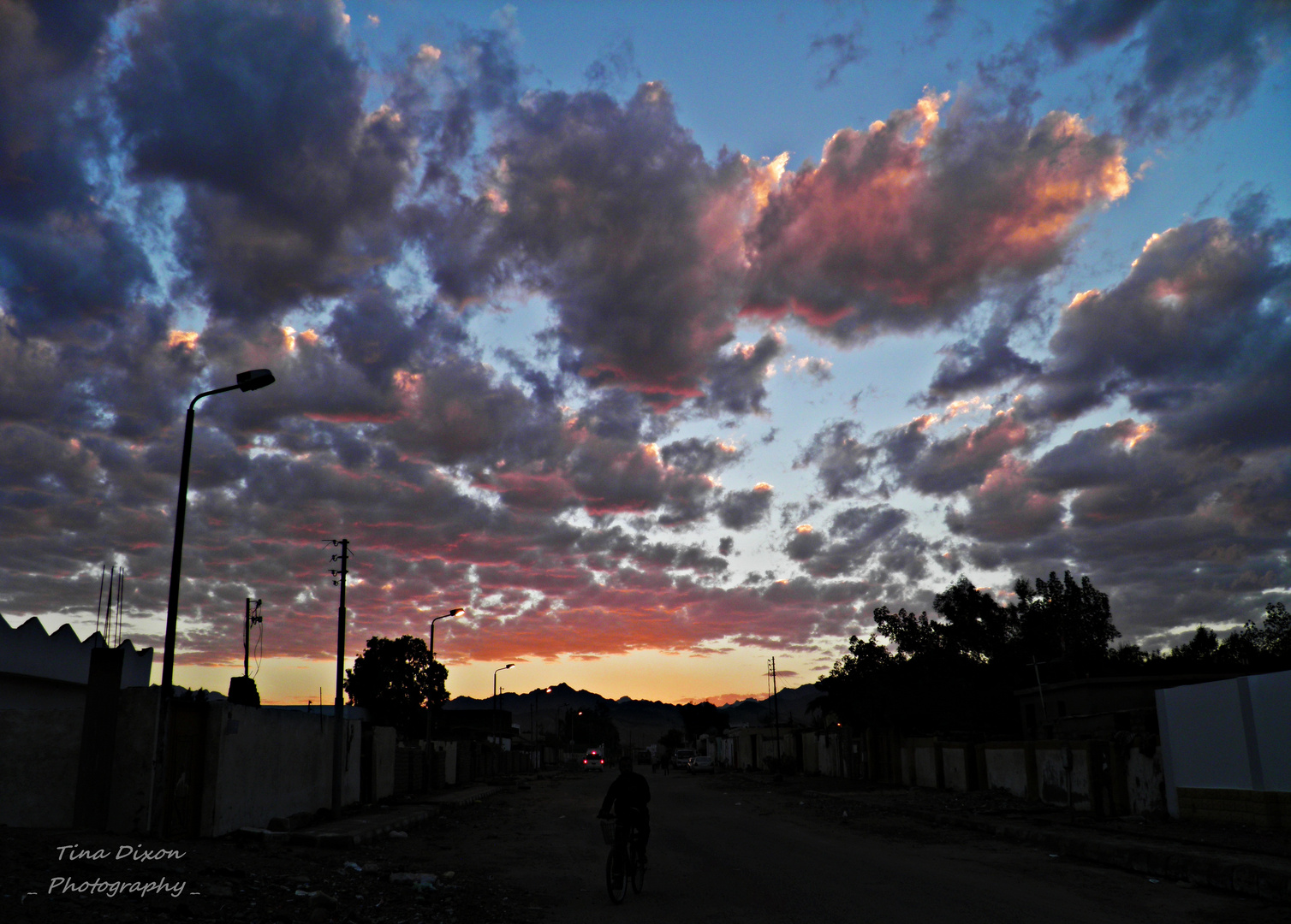 Sonnenuntergand in den Strassen von Dahab Sinai