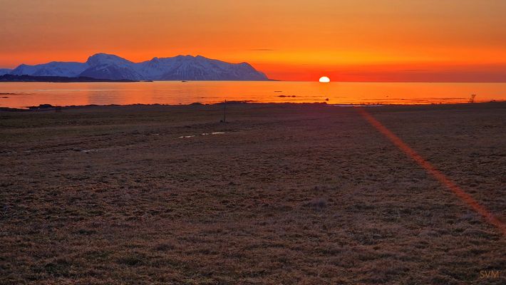 Sonnenuntergang am 04.03.2024 auf den Lofoten in der Nähe von Laukvika