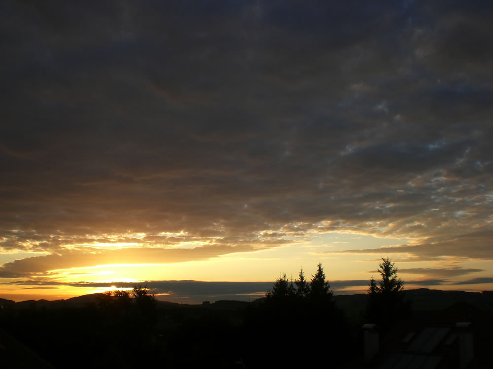 Sonnenuntergang am 17. August 2007 (19:58) - Neumarkt am Wallersee (Salzburg / Flachgau)