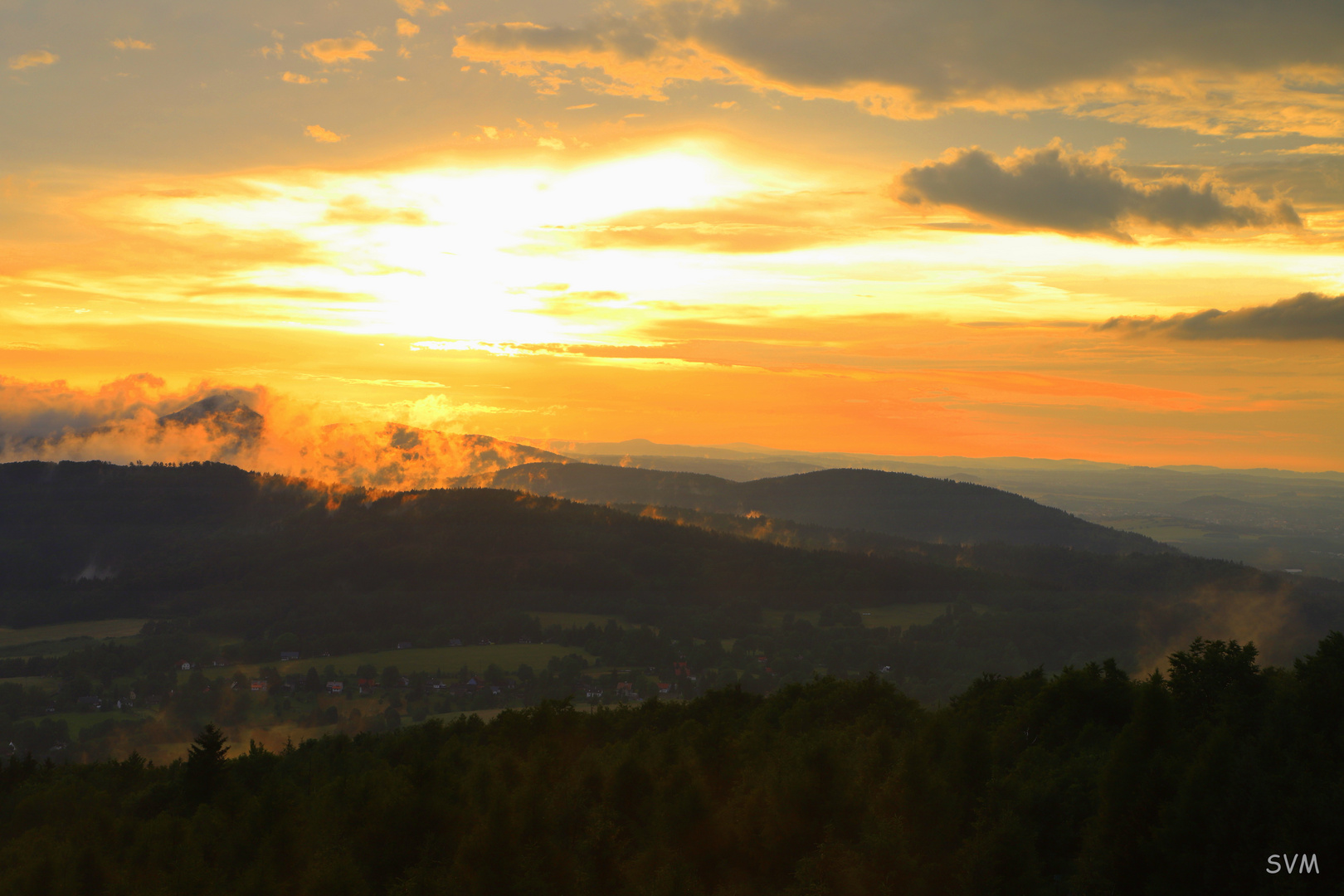 Sonnenuntergang am 24.06.2022 im Zittauer Gebirge