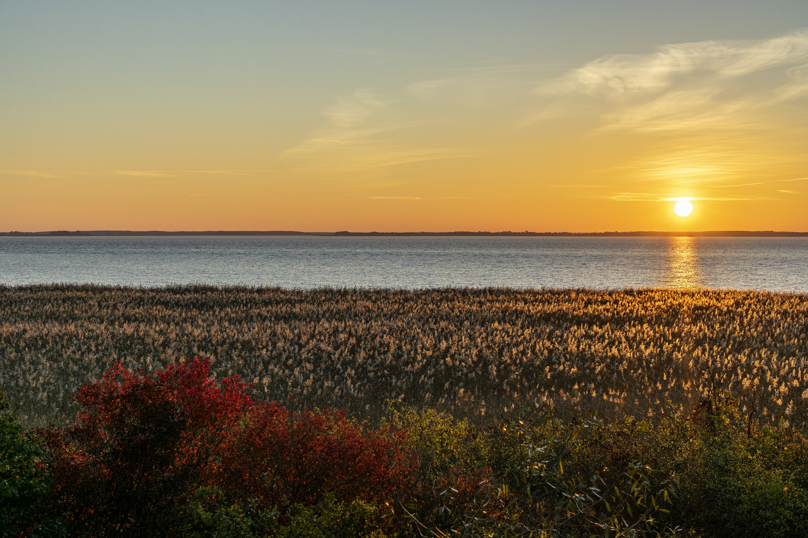 Sonnenuntergang am Achterwasser bei Stagnieß