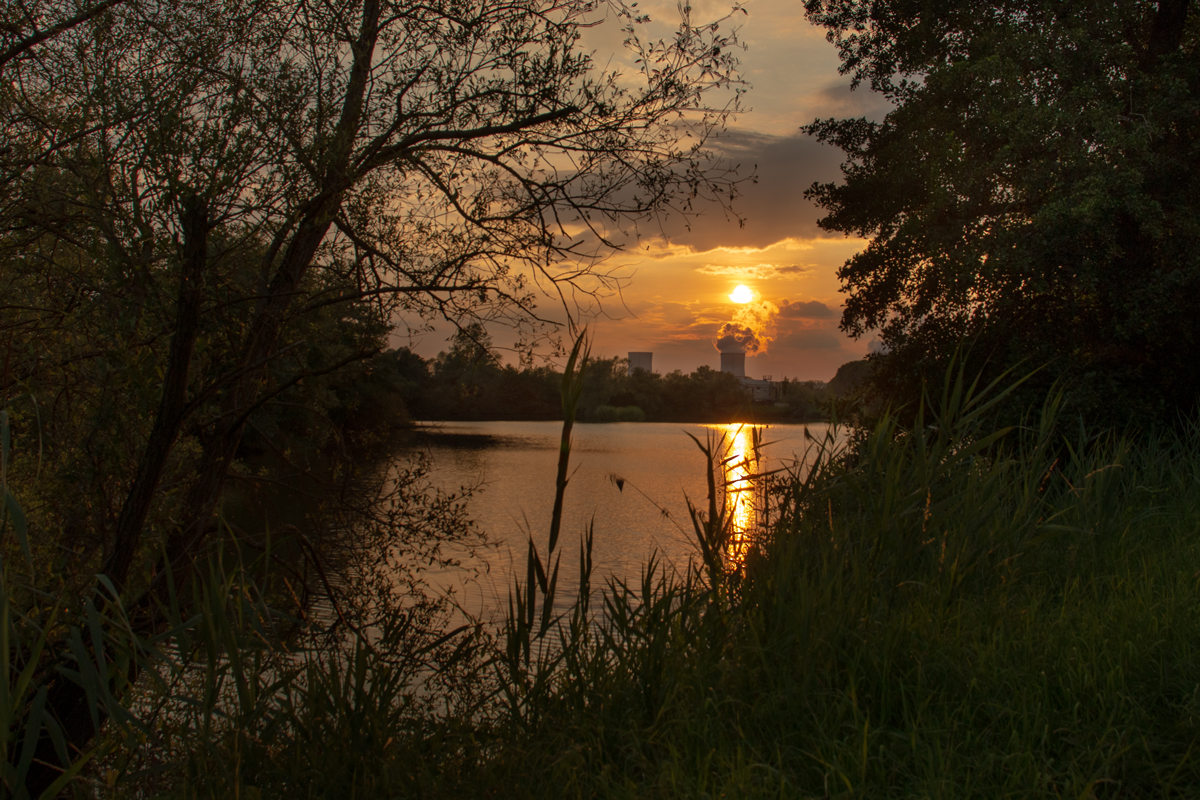 Sonnenuntergang am AKW Catenom