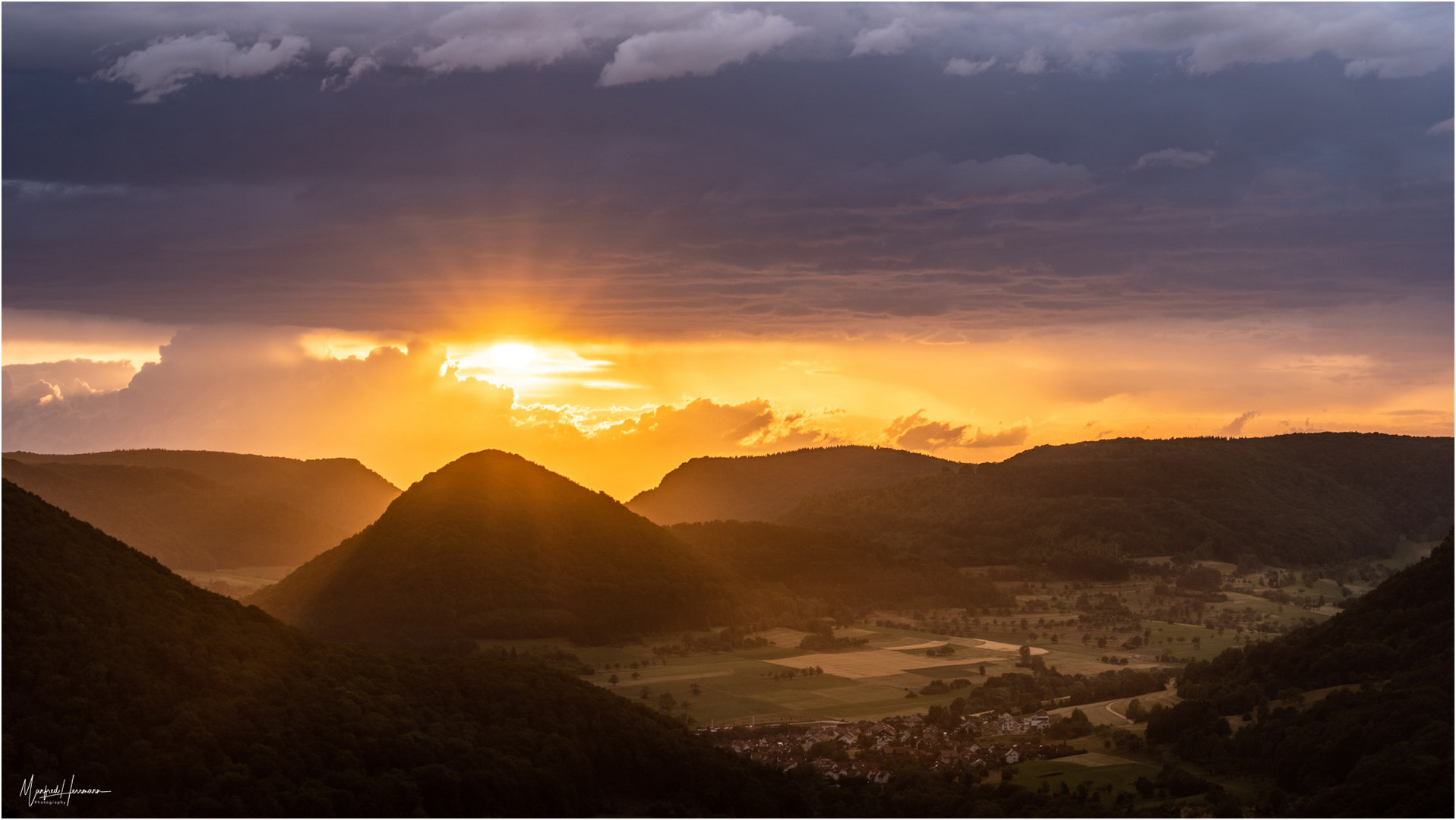 Sonnenuntergang am Albtrauf