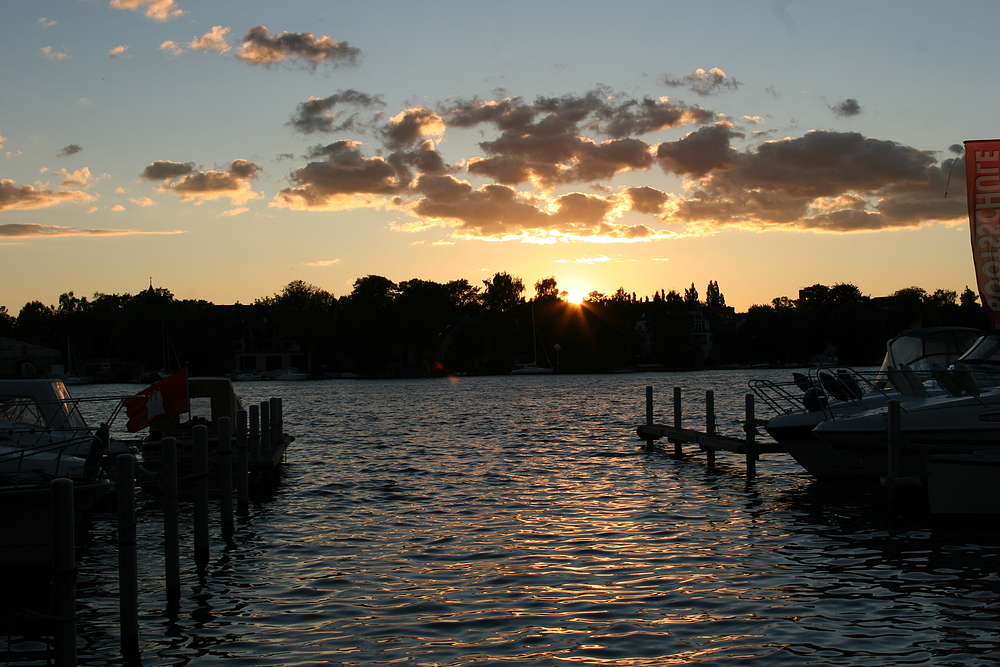 Sonnenuntergang am alten Fährhafen in Köpenick