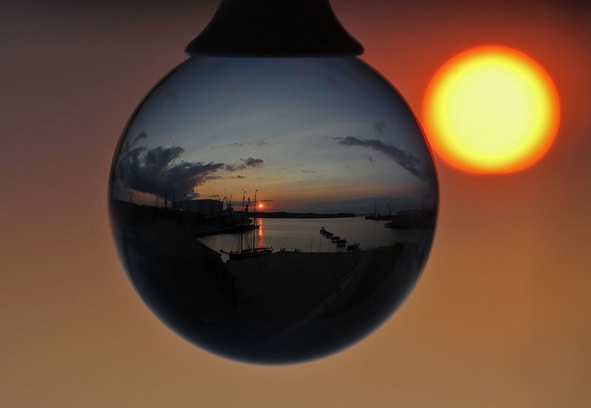 Sonnenuntergang am alten Hafen in Wismar