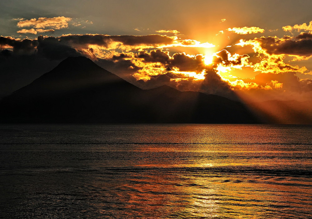 Sonnenuntergang am Atitlán-See