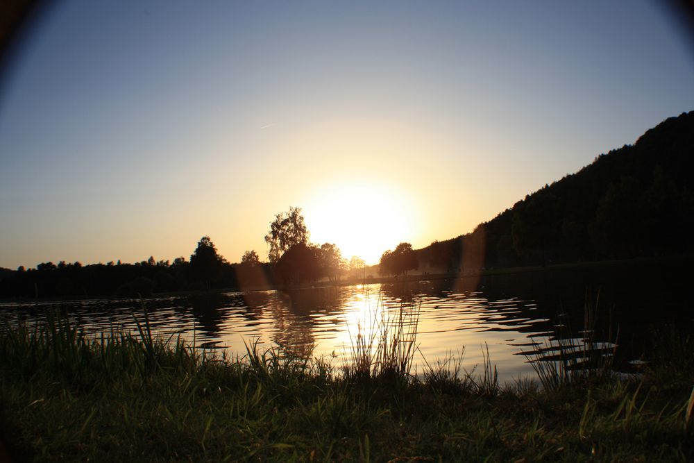 Sonnenuntergang am Badesee