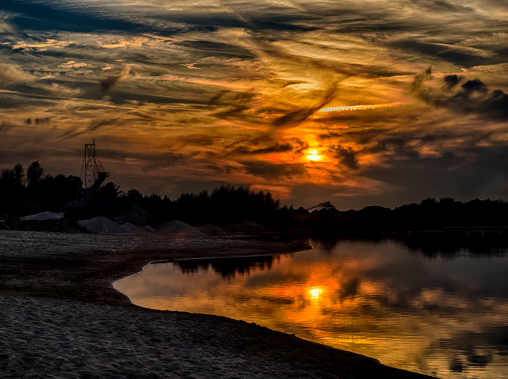 Sonnenuntergang am Baggersee in Bocholt / Mussum