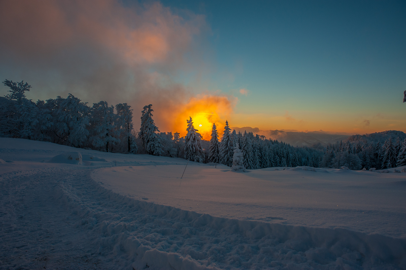 Sonnenuntergang am Berg