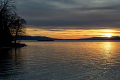 Sonnenuntergang am Bielersee