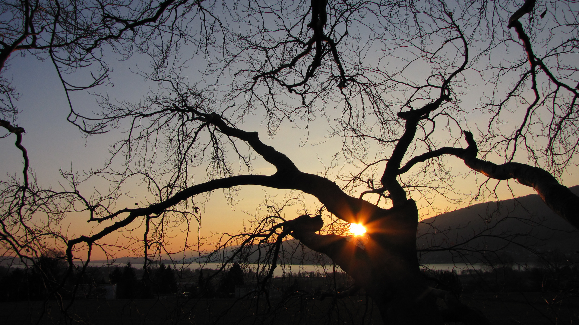 Sonnenuntergang am Bielersee