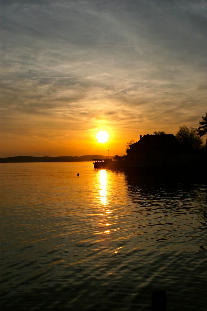 Sonnenuntergang am Bodensee von Andreas Luessmann 