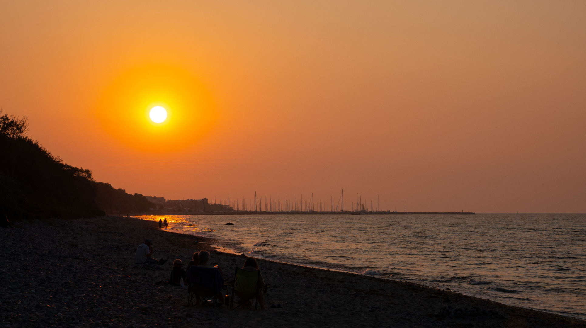 Sonnenuntergang am Bootshafen von Kühlungsborn