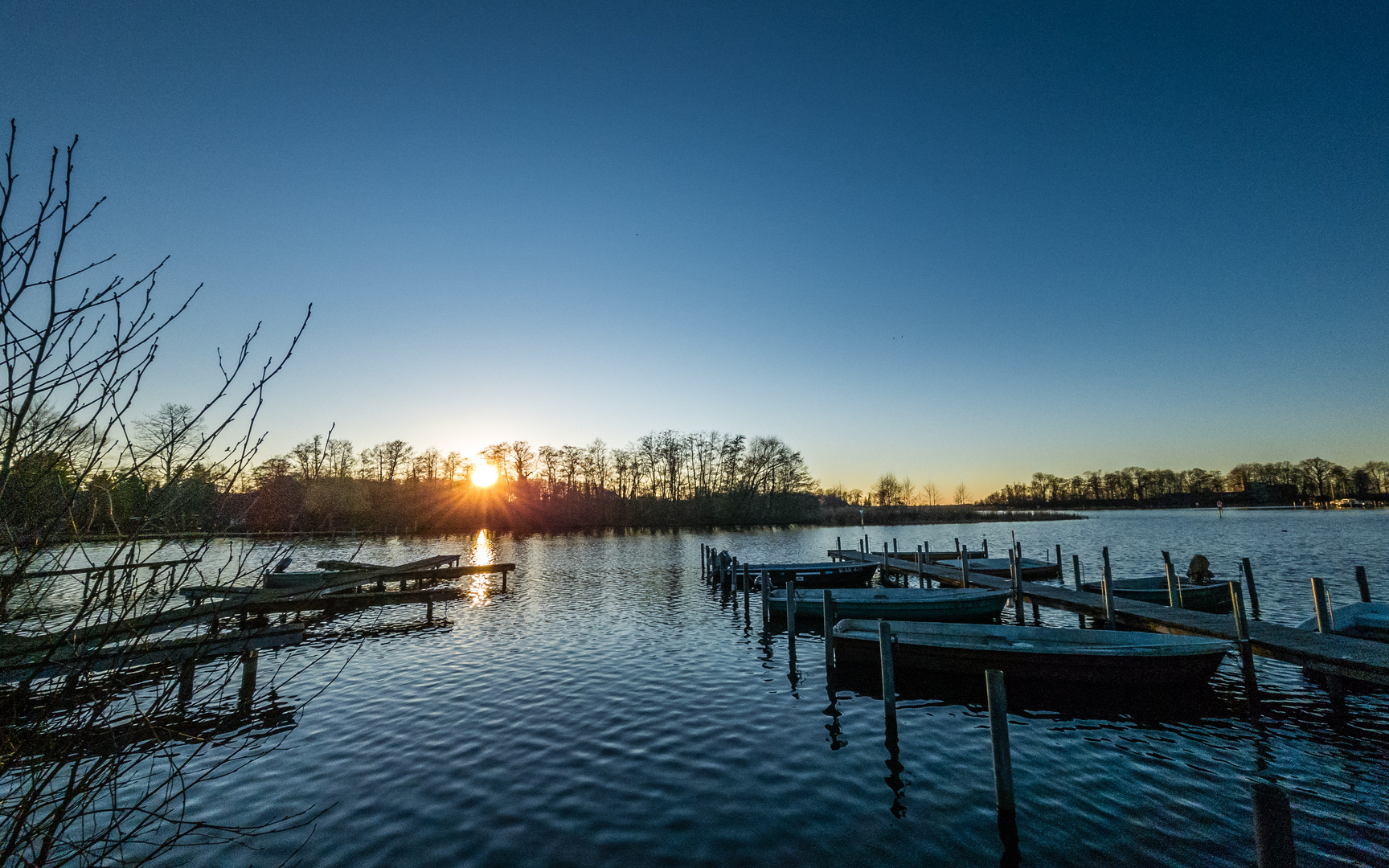 Sonnenuntergang am Bootssteg