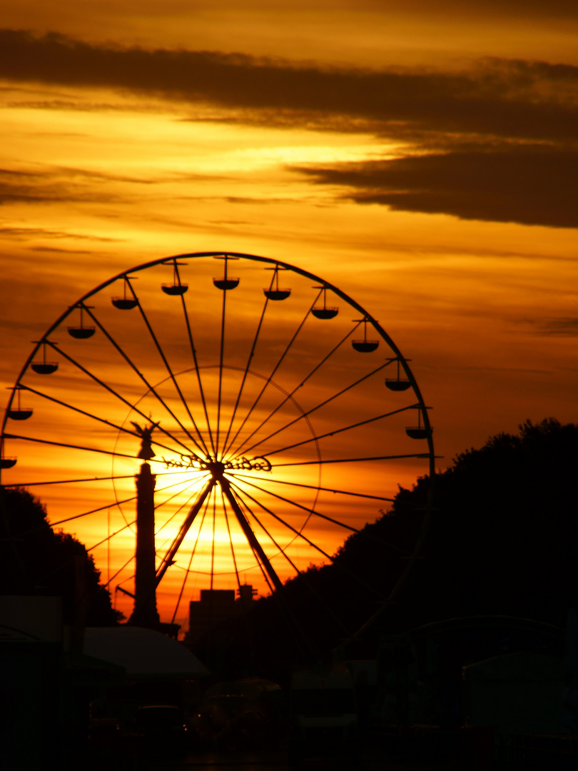 Sonnenuntergang am Branderburger Tor