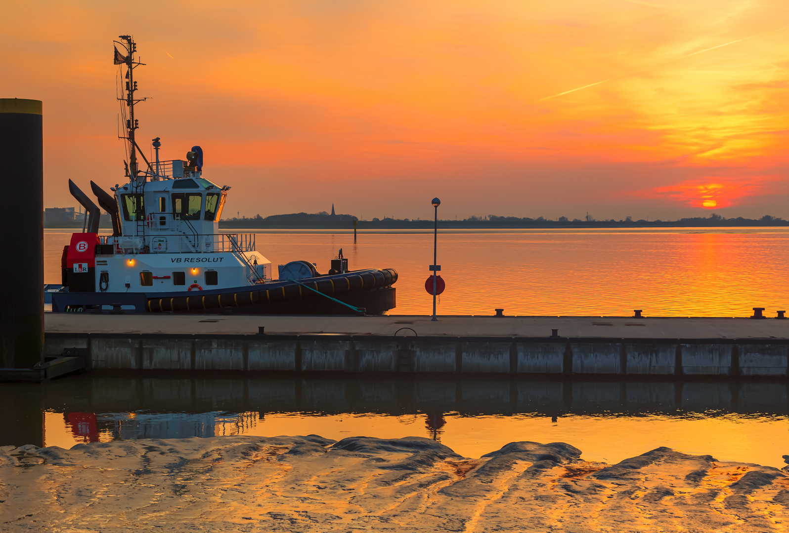 Sonnenuntergang am Bremenhaven