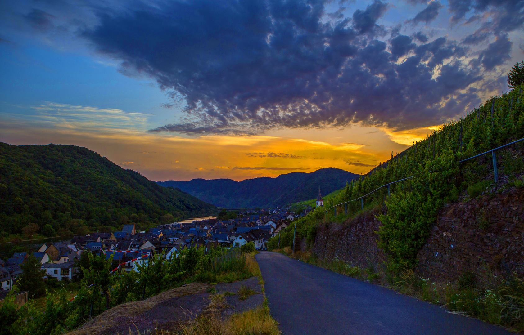 Sonnenuntergang am Calmont Ediger-Eller