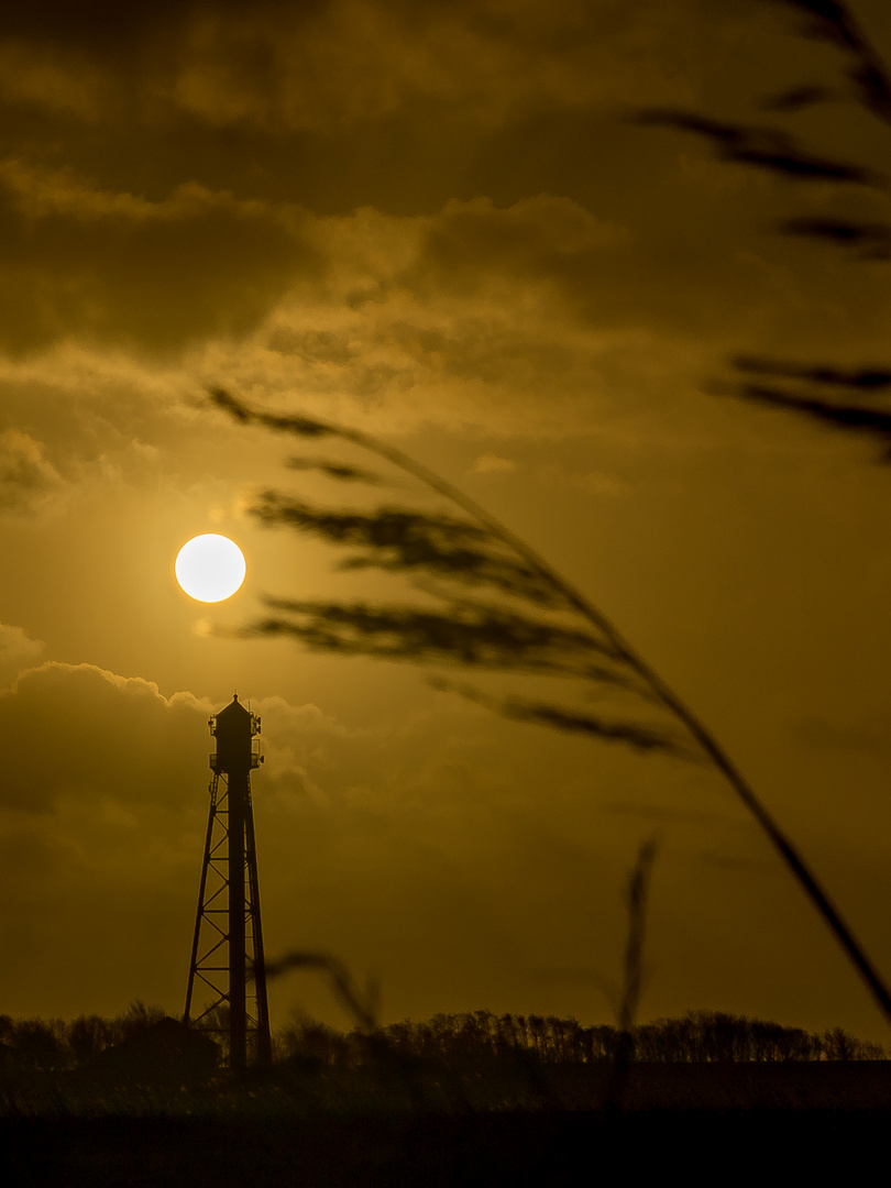 Sonnenuntergang am Campener Leuchtturm Blickwinkel I