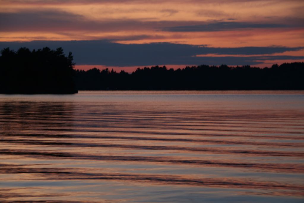 Sonnenuntergang am Clear Lake in Canada