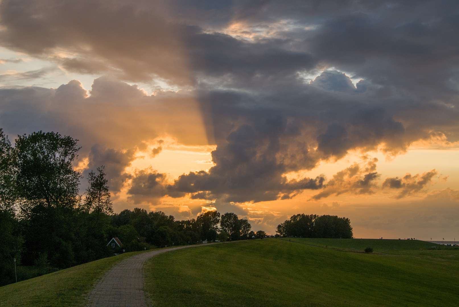 Sonnenuntergang am Deich