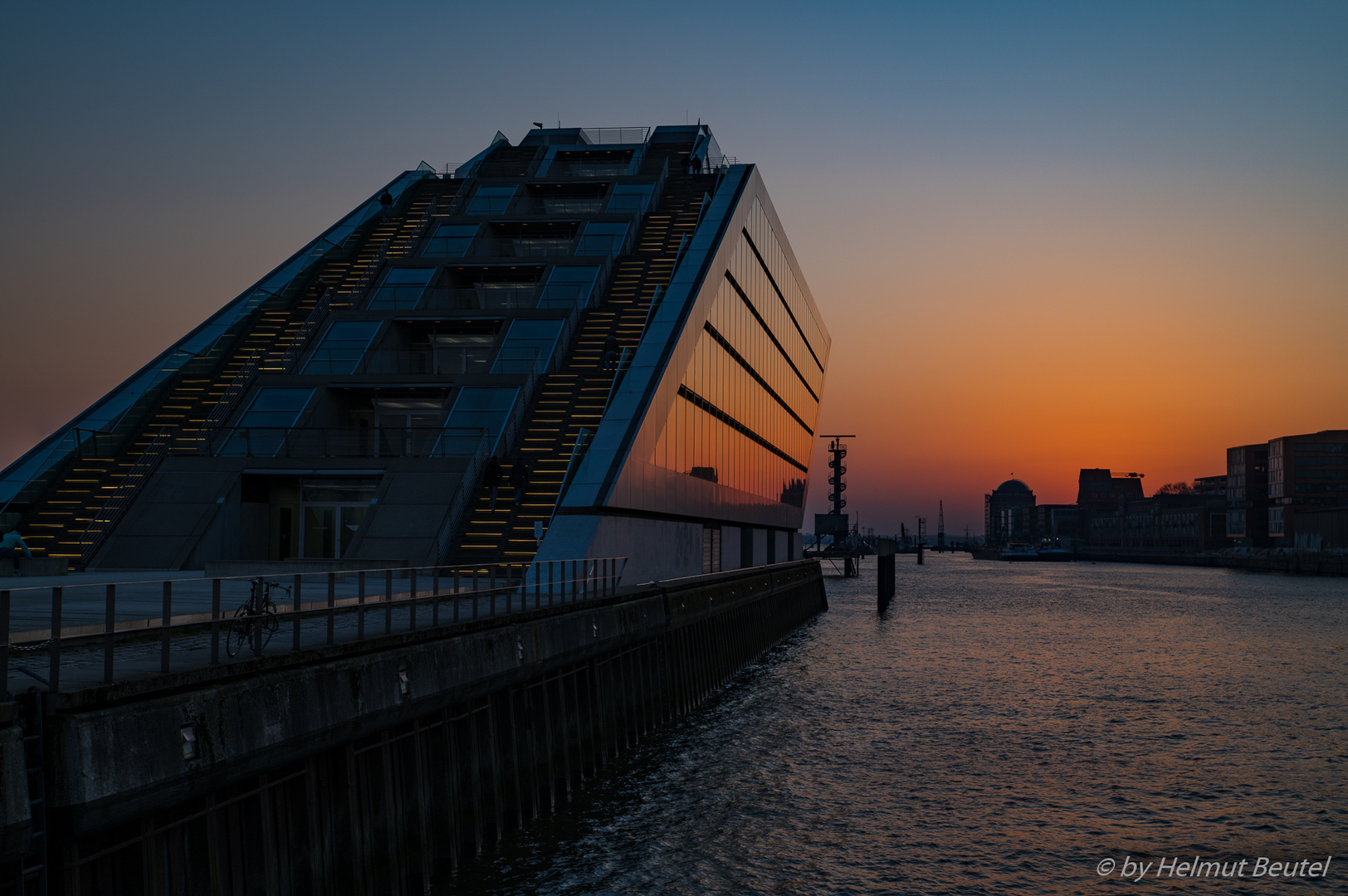 Sonnenuntergang am Dockland 2