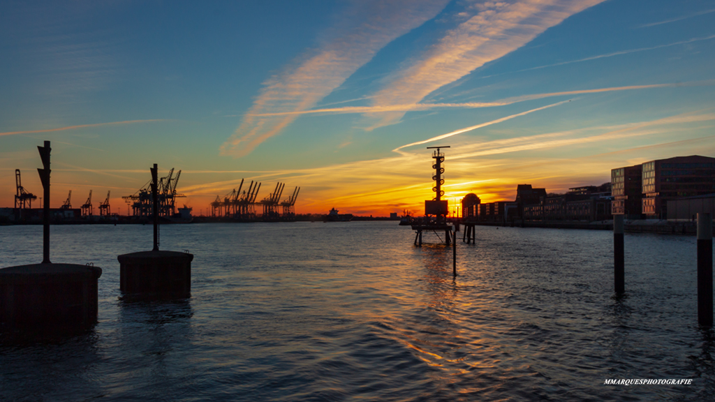 Sonnenuntergang am Docland