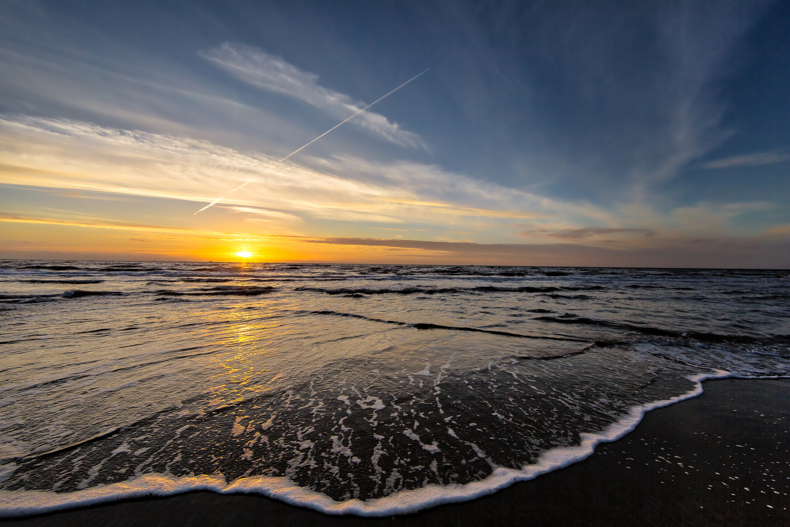 Sonnenuntergang am Dünenstrand Julianadorp Den Helder Niederlande