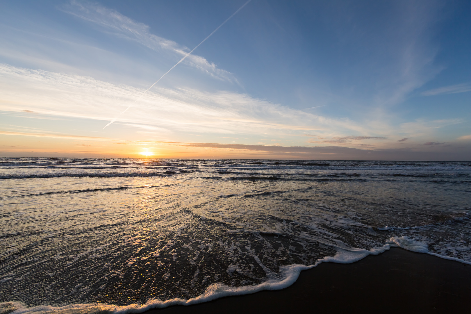 Sonnenuntergang am Dünenstrand Julianadorp Den Helder Niederlande