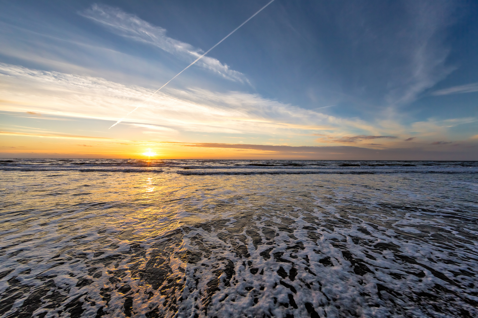 Sonnenuntergang am Dünenstrand Julianadorp Den Helder Niederlande