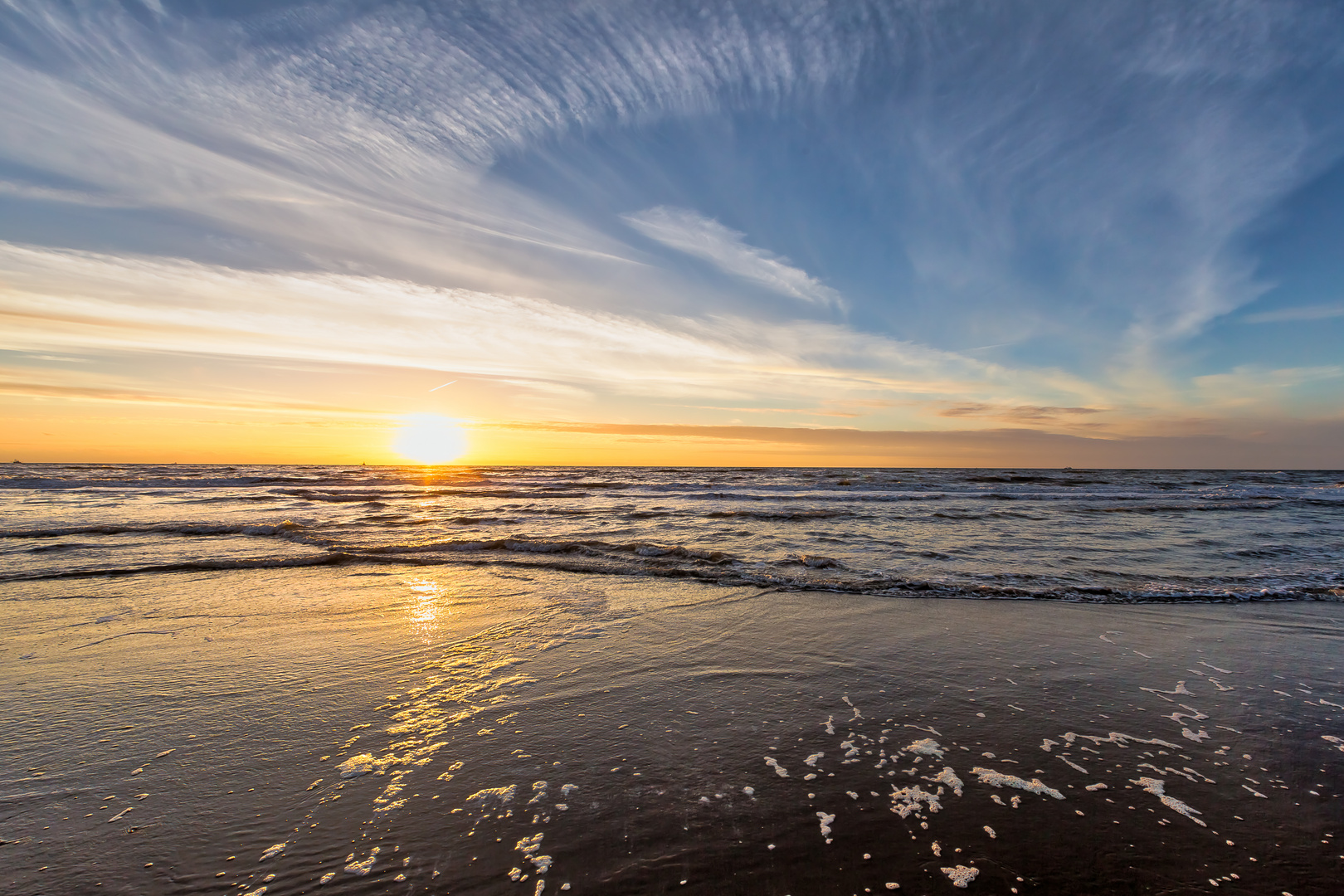 Sonnenuntergang am Dünenstrand Julianadorp Den Helder Niederlande