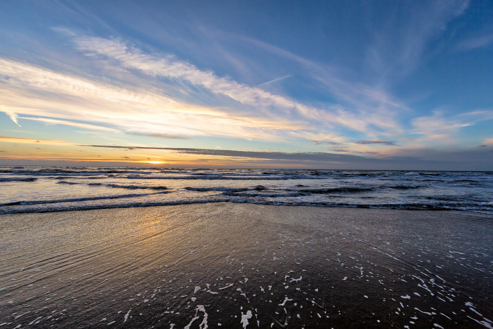 Sonnenuntergang am Dünenstrand Julianadorp Den Helder Niederlande