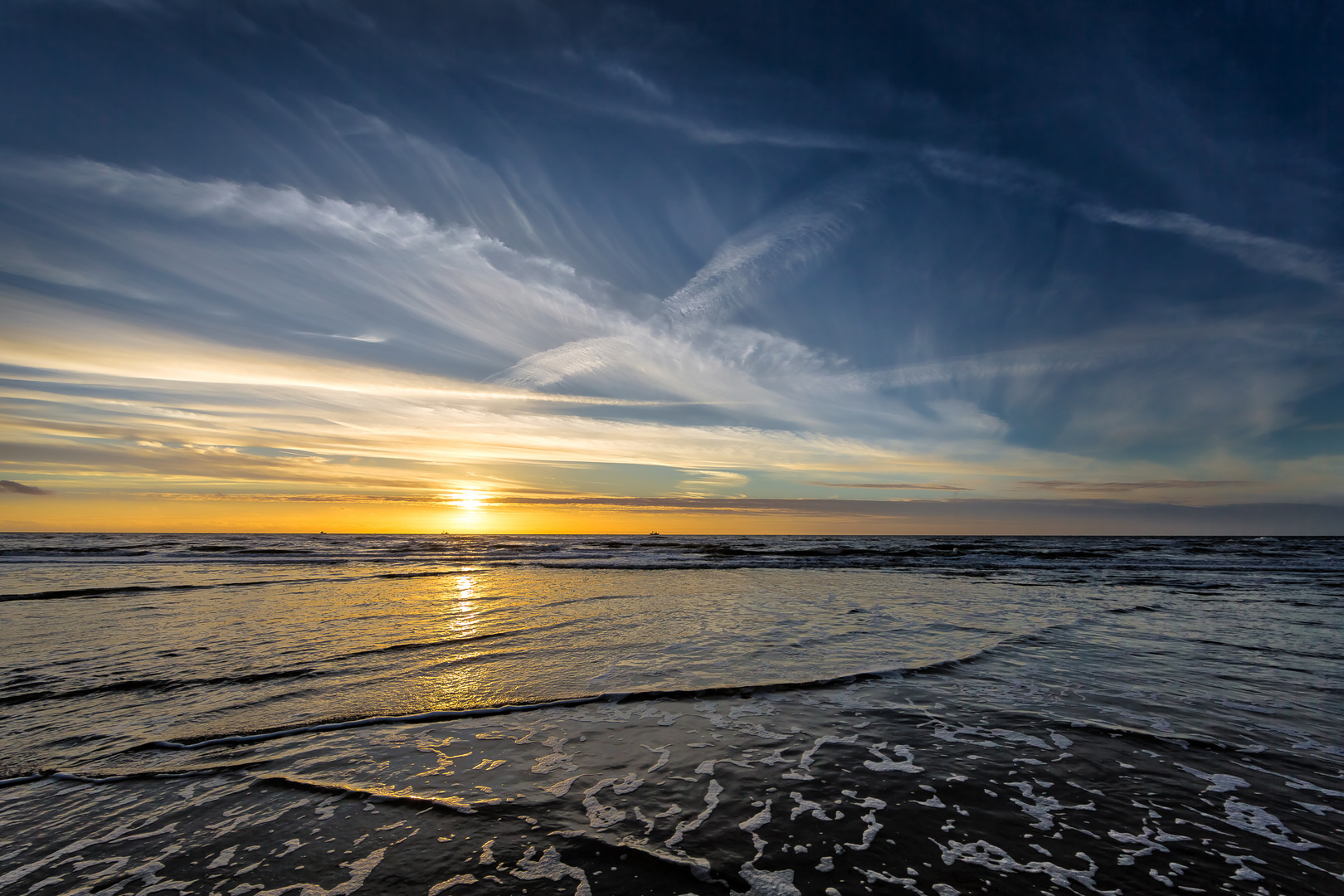 Sonnenuntergang am Dünenstrand Julianadorp Den Helder Niederlande