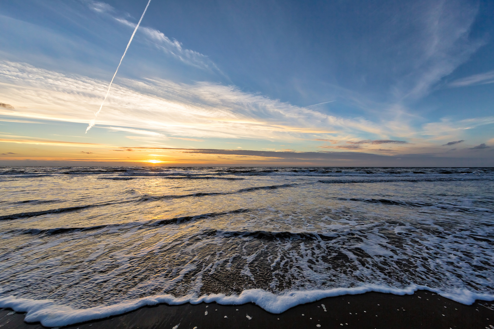 Sonnenuntergang am Dünenstrand Julianadorp Den Helder Niederlande