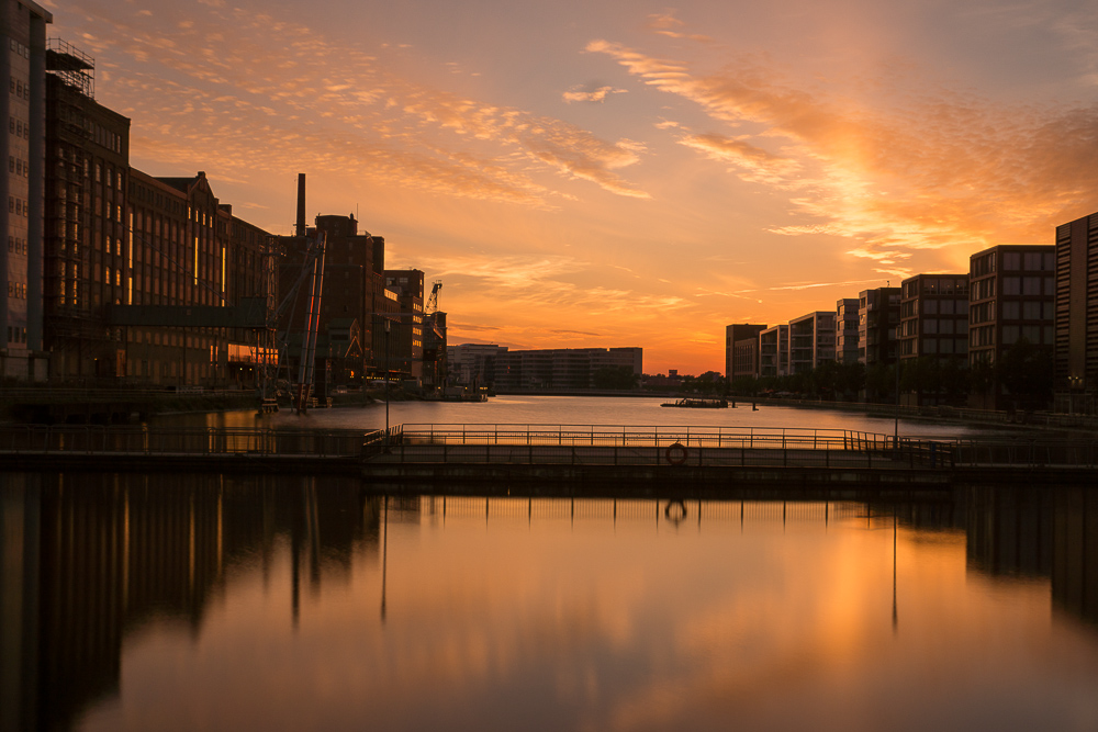 Sonnenuntergang am Duisburger Innenhafen